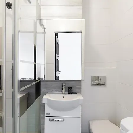 Shortstaypoland Madalinskiego Apartamento